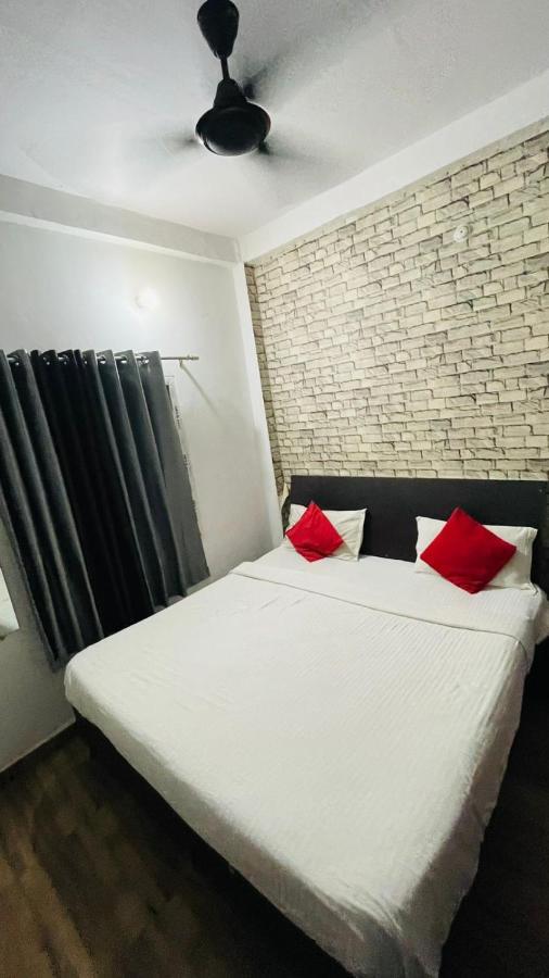 Hotel Pacific Grey By Wb Inn Lucknow Exterior foto