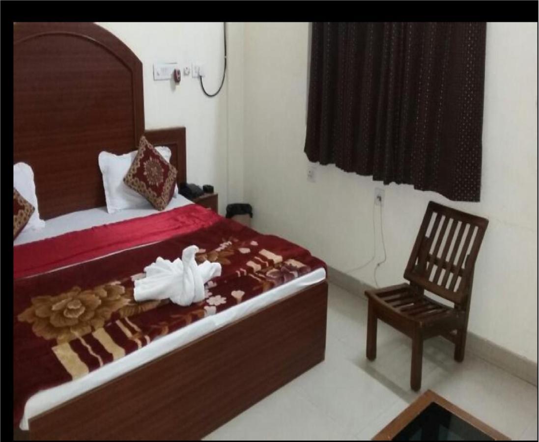 Hotel Pacific Grey By Wb Inn Lucknow Exterior foto
